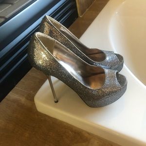 Steve Madden Shoes - Steve Madden Silver Glitter Stiletto Heels Steve Madden Shoes - Steve Madden Silver Glitter Stiletto Heels